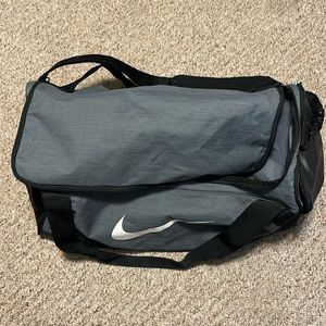 Nike duffel bag- used